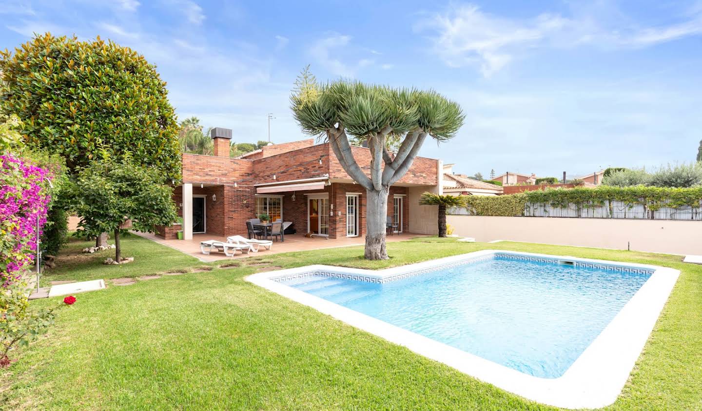 House with garden and terrace Sant Vicenç de Montalt