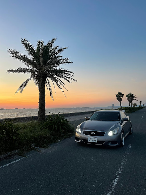 スカイラインクーペのv36・夕暮れ・夕日に関するカスタム事例の投稿画像4枚目