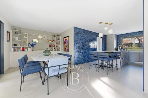 Maison avec piscine et terrasse 4