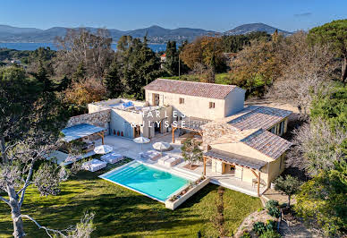 Villa avec piscine en bord de mer 3