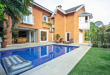 House with pool 18