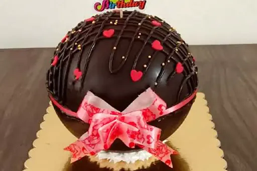 Chocolate Round Pinata Cake