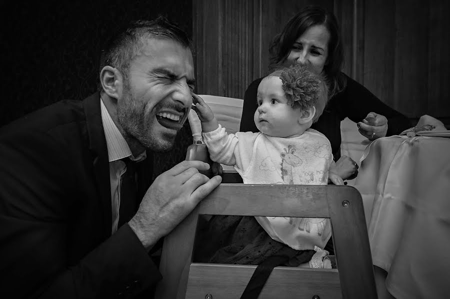 Wedding photographer Guy Milnes (cardiffweddings). Photo of 6 December 2017