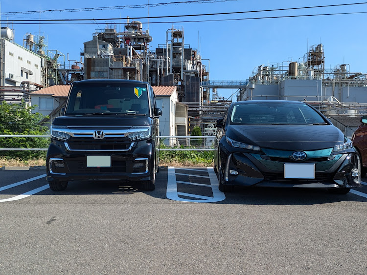 Nボックスカスタムの愛媛県・エヌボックスカスタム・プリウスPHVに関するカスタム事例の投稿画像1枚目