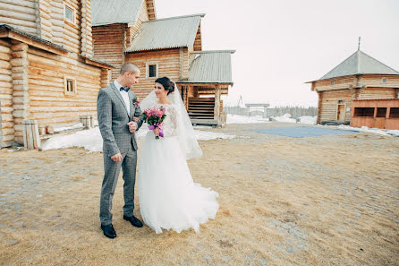 Fotografo di matrimoni Marina Longortova (marinalongortova). Foto del 10 luglio 2017