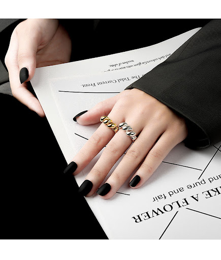 Title 6, Metal Twist Hollow Index Finger Ring Three-dime...