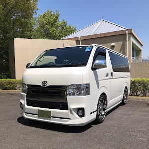 ハイエースバン TRH200V