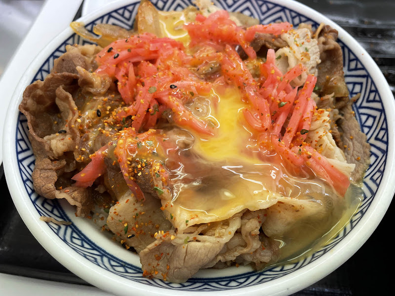 【魅惑グルメ】吉野家の豚丼に牛肉をのせて食べる贅沢 / 牛と豚と鶏の共演が最高すぎる