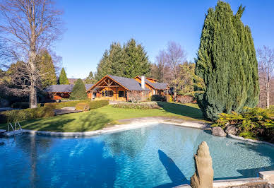 Maison avec piscine et jardin 5