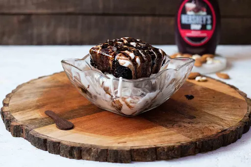 Brownie With Ice Cream Sundae