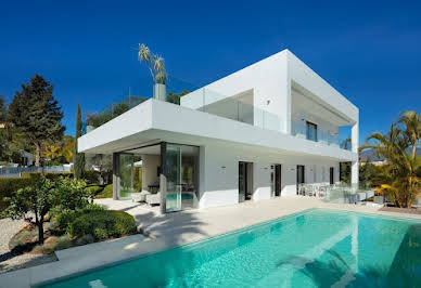 Villa with pool 18