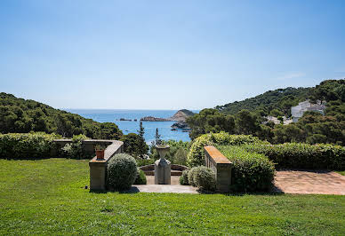 Maison avec piscine et terrasse 3