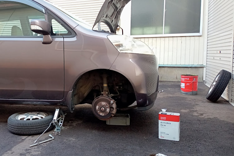 ライフのスタッドレスタイヤへ交換・DIY・オイル交換・ハイブリッド除雪機・冬の準備に関するカスタム事例の投稿画像2枚目