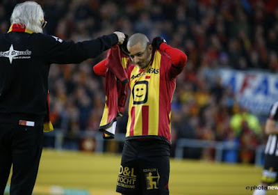 Sofiane Hanni krijgt op originele wijze zijn shirt met de Gouden Stier: "Hij té goed voor Anderlecht"