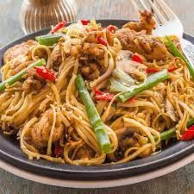 Chicken Pan Fried Noodles Delight Sauce