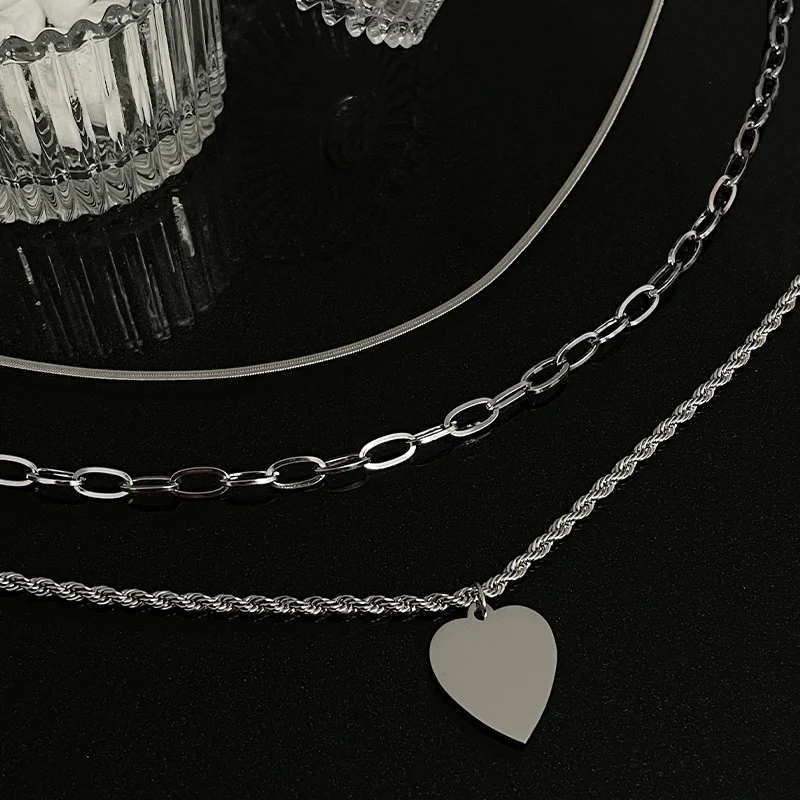 Titanium stalen meerlaagse dubbel hart ketting, een prachtig sieraad voor haar, ideaal als cadeau om liefde en verbondenheid te tonen.