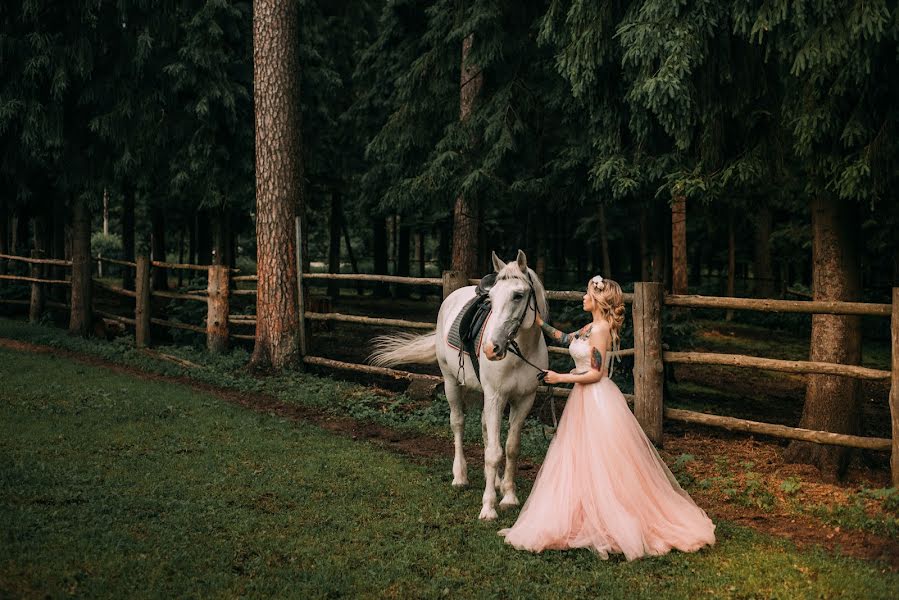 Nhiếp ảnh gia ảnh cưới Ekaterina Denisova (edenisova). Ảnh của 6 tháng 9 2017