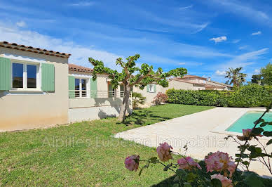 Maison avec piscine et terrasse 14