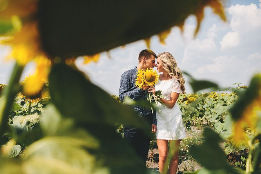 Fotografo di matrimoni Maksim Pashkevich (blackm). Foto del 7 ottobre 2014