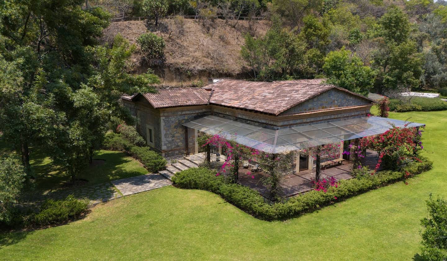 Farm house with garden and pool Valle de Bravo