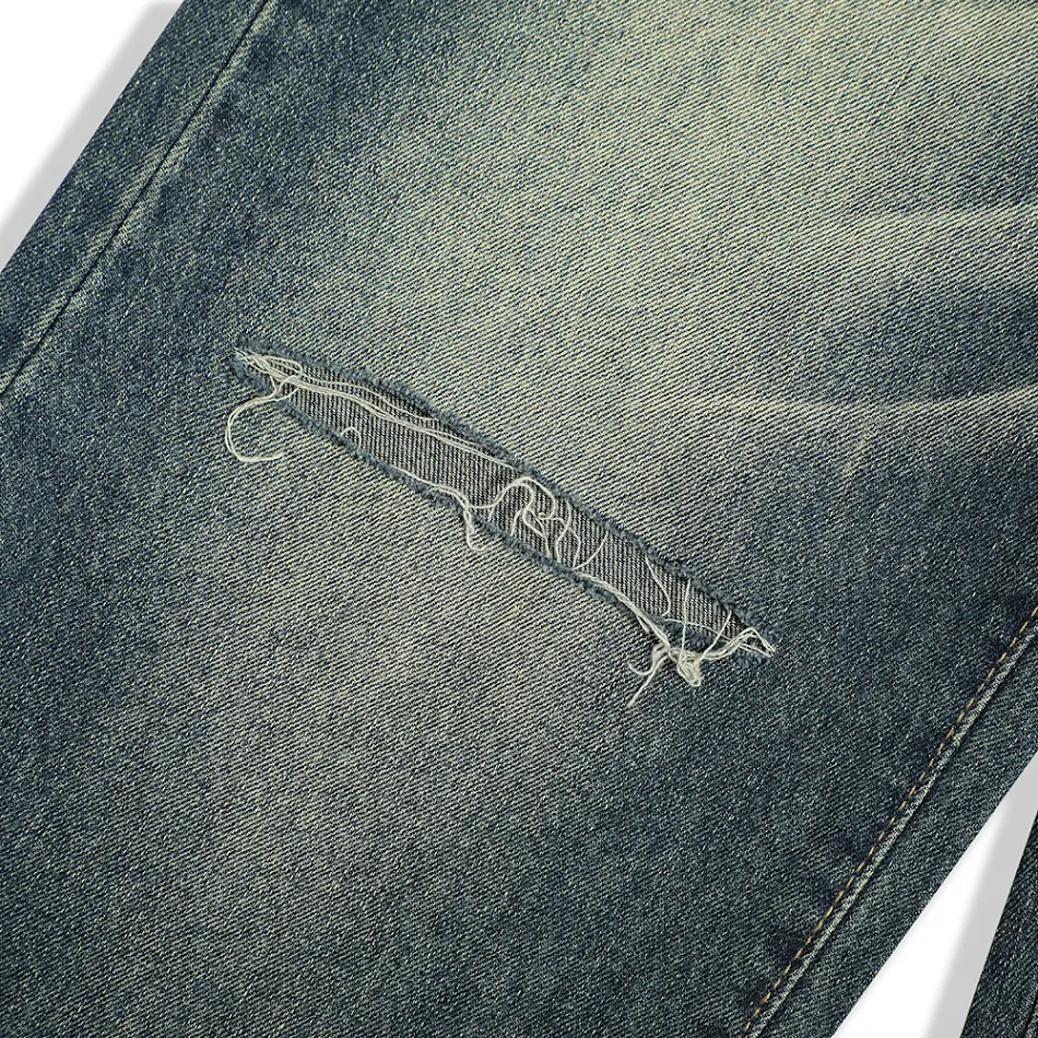 Calças jeans masculinas de perna reta com joelhos rasgados, perfeitas para um visual moderno e despojado, confortáveis e estilosas.