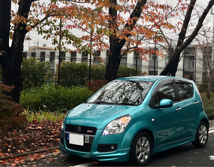 スプラッシュの紅葉と愛車・カピパラ・無加工スマホ撮り・洗車してません(^◇^;)・見た目に反して足廻りは硬派なのよに関するカスタム事例の投稿画像1枚目