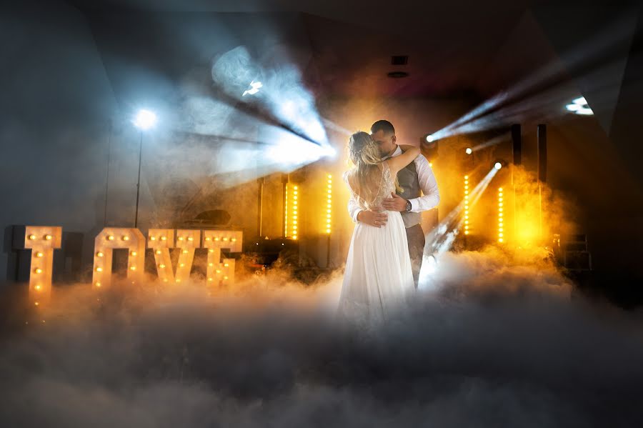 婚礼摄影师Radek Radziszewski（radziszewski）。2021 11月5日的照片