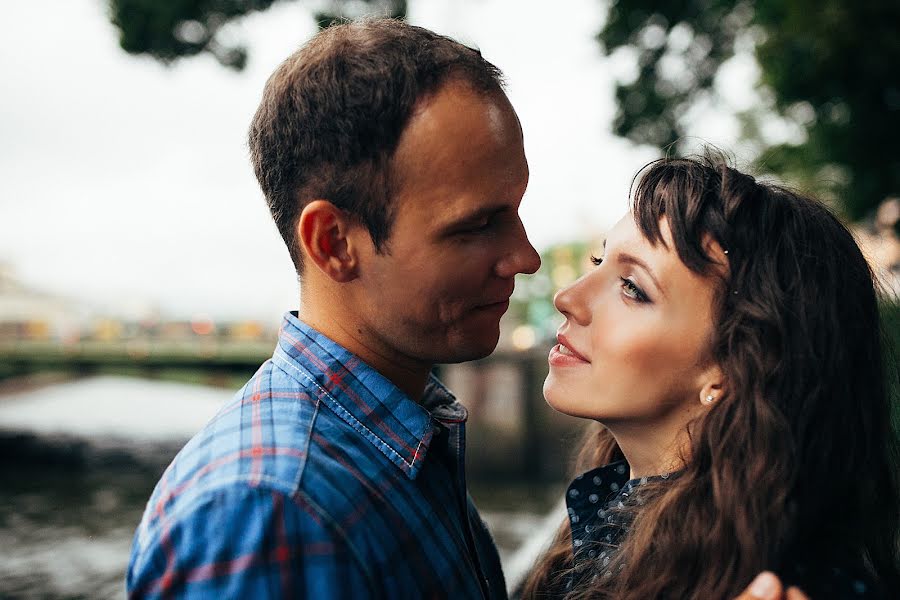 Fotógrafo de casamento Lyudmila Bodrova (bodrovalu). Foto de 7 de outubro 2015