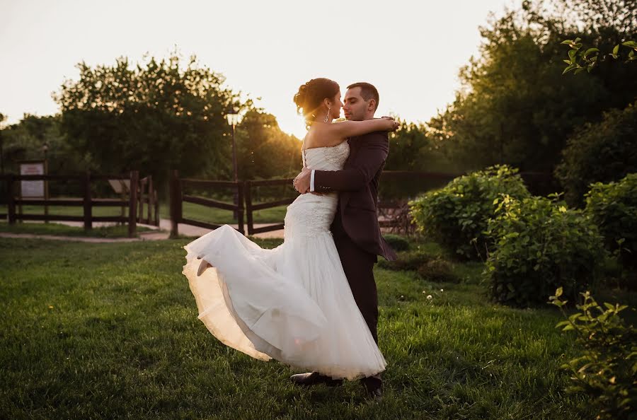 Kāzu fotogrāfs Oleg Saliy (elifestudios). Fotogrāfija: 5. augusts 2019