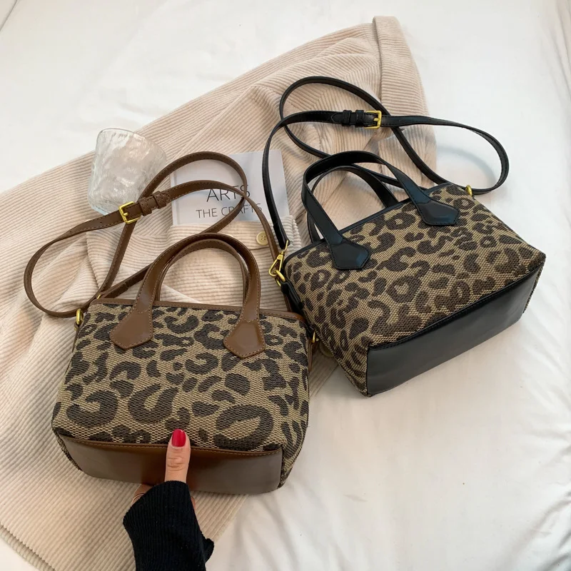 Title 3, Piccola borsa da donna con stampa leopardata, p...