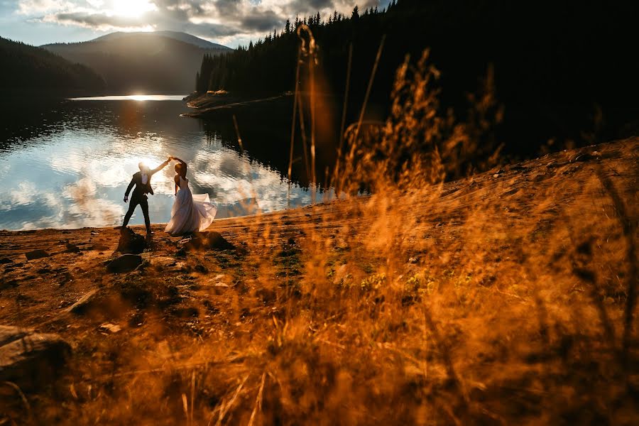 Fotografo di matrimoni Claudiu Boghina (claudiuboghina). Foto del 25 gennaio 2022