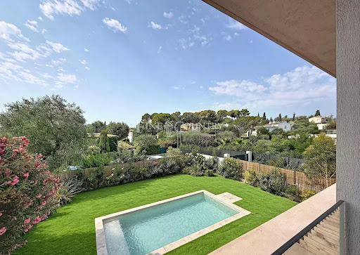 House with pool 1