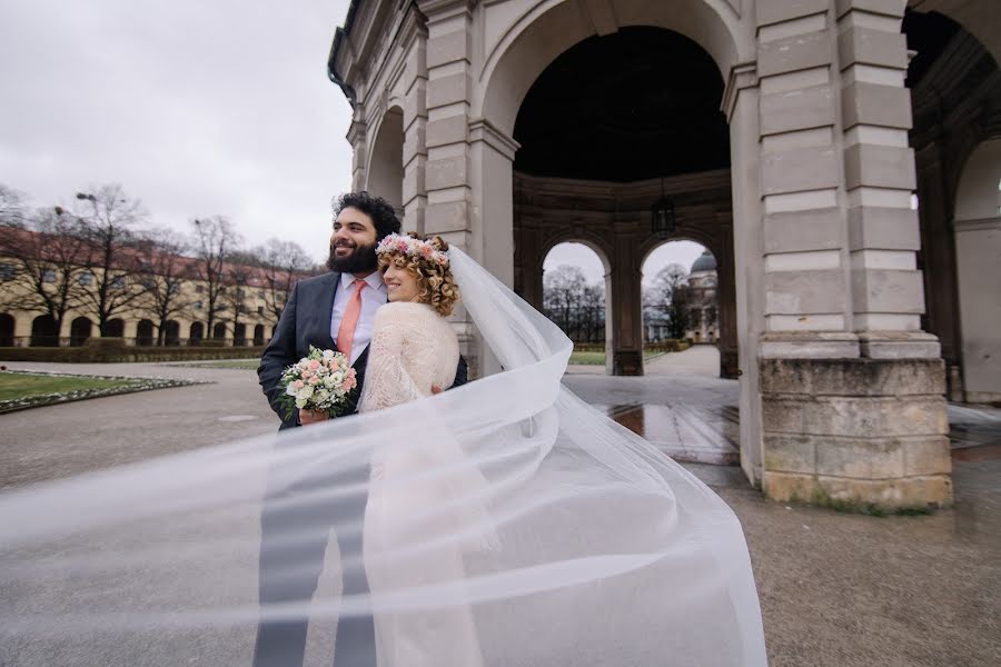 Fotógrafo de casamento Dasha Antipina (fotodaa). Foto de 1 de maio 2023