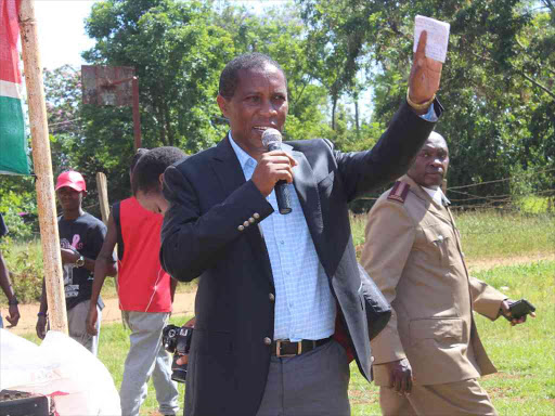 Gatanga MP Nduati Kariuki addressing his constituents at Jogoo Kimakia grounds on Tuesday.