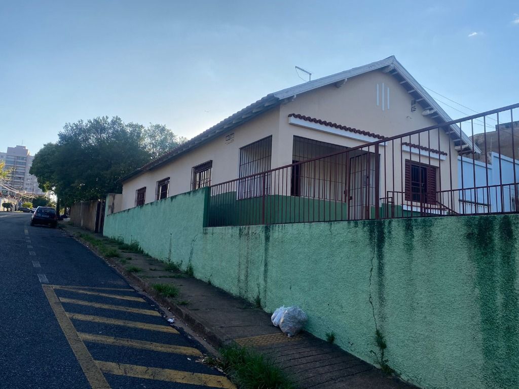 Casa com 3 dormitórios à venda, 111 m² por R$ 630.000,00 - Mercês - Uberaba/MG