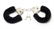 Fluffy handcuffs Picture: Free stock image/pixabay