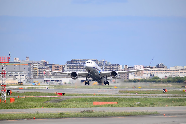 フィットの90年代スタイル・飛行機・一眼レフ撮影・次は夕方時😍・僕だよ〜は２枚だけ😢🤣に関するカスタム事例の投稿画像4枚目