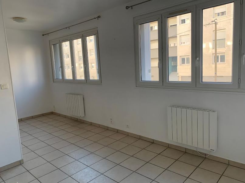 Location  appartement 1 pièce 28 m² à Limoges (87000), 340 €