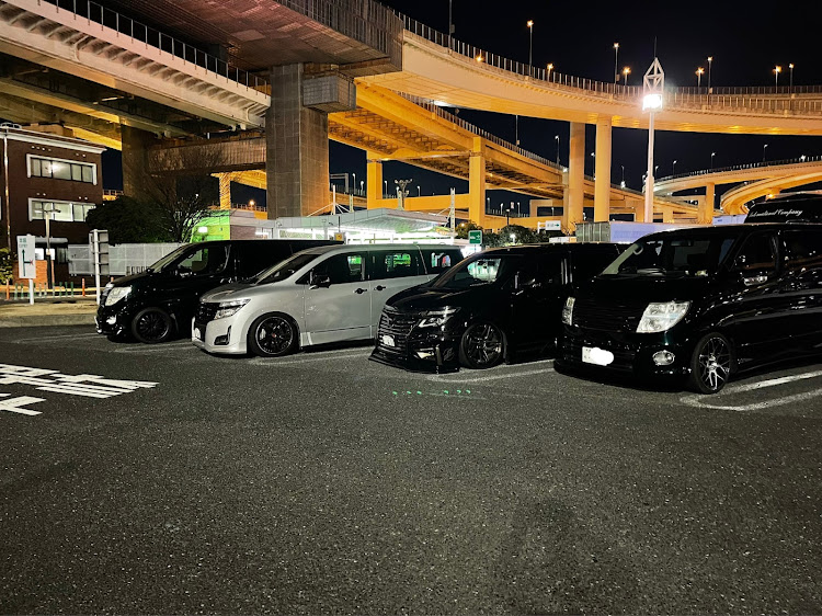 エルグランドのいつもイイネ&コメントありがとうございます🙇‍♂️・大黒PA・E52・辰巳ＰＡに関するカスタム事例の投稿画像1枚目