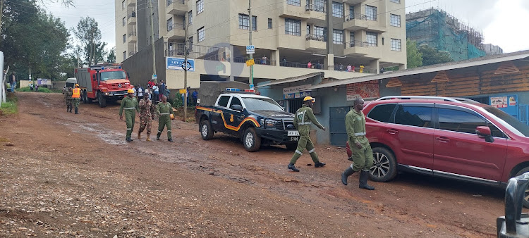 KDF Disaster Response Battalion troops arriving at a collapsed building along Naivasha Rd, Uthiru in Nairobi on May 8, 2024.