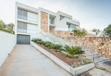 House with pool and terrace 5