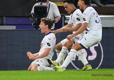 Anderlecht plie en fin de match, mais reprend la tête du classement en attendant Bruges 