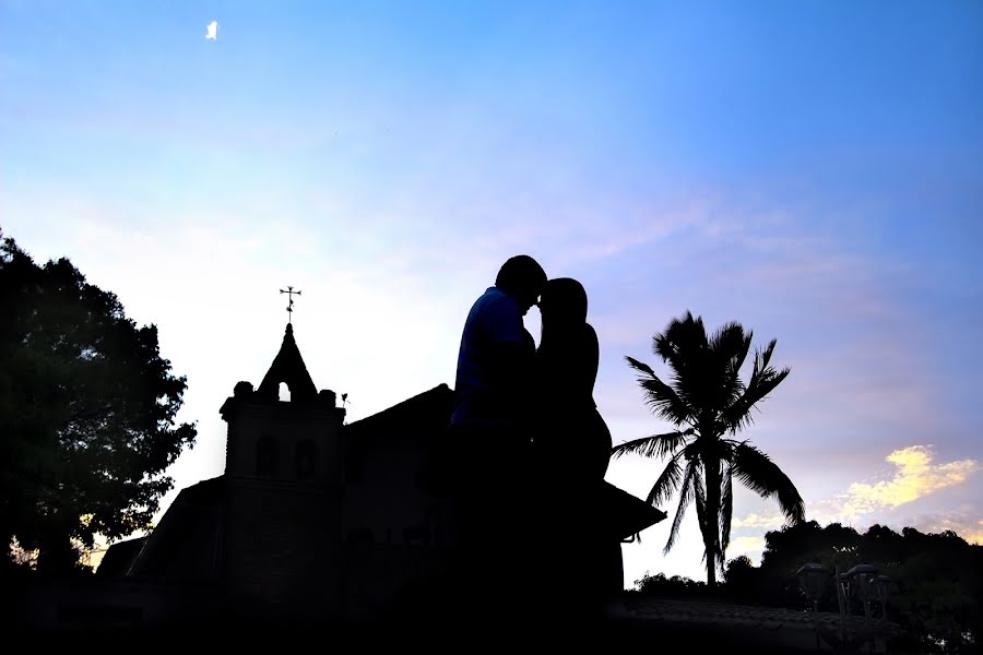 Wedding photographer Oscar Fernando Dorado Enciso (doradoenciso). Photo of 13 October 2015