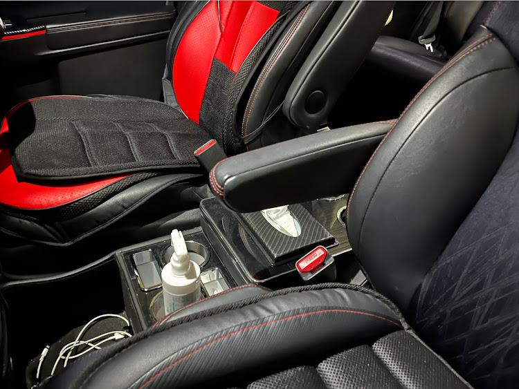 オデッセイの♾️ODYSSEY TYPE LS♾️・純正車高🚙・斜め45度後方の美学・洗車・伝家の宝刀に関するカスタム事例の投稿画像6枚目