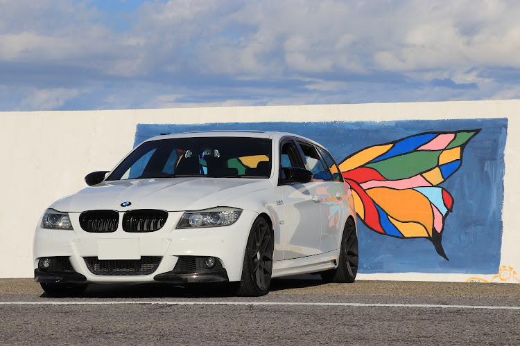 3シリーズ セダンのBMW・3シリーズ・335i・コラボ・現像はカメラ任せに関するカスタム事例の投稿画像2枚目
