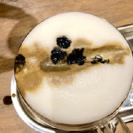 黑浮咖啡 Reve Cafe(高雄巨蛋店)