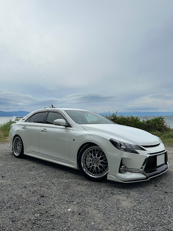 マークXのオイル交換・パンク修理・マークX GRsportに関するカスタム事例の投稿画像3枚目