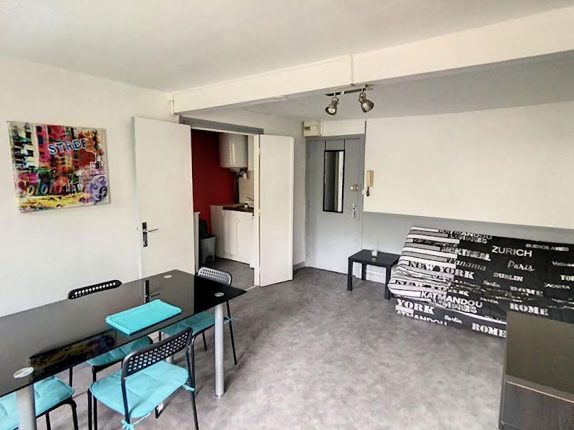 Location meublée appartement 1 pièce 24 m² à Lille (59000), 563 €