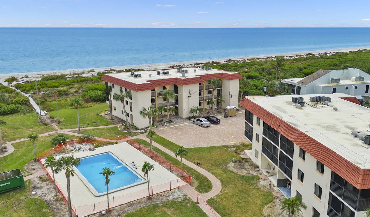 House with pool Sanibel