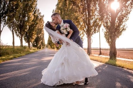 Wedding photographer Emese Grósz (groszemese). Photo of 31 May 2022